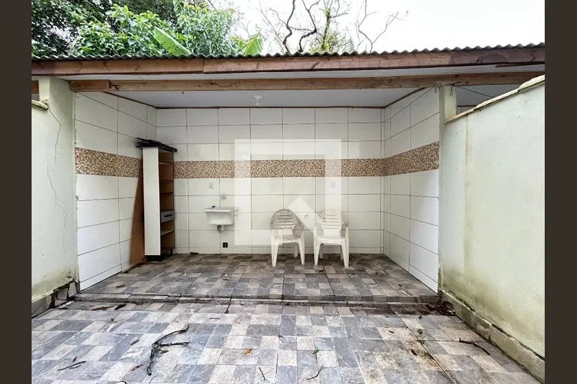 Furnished house with 2 en-suite bedrooms and private yard — photo 29