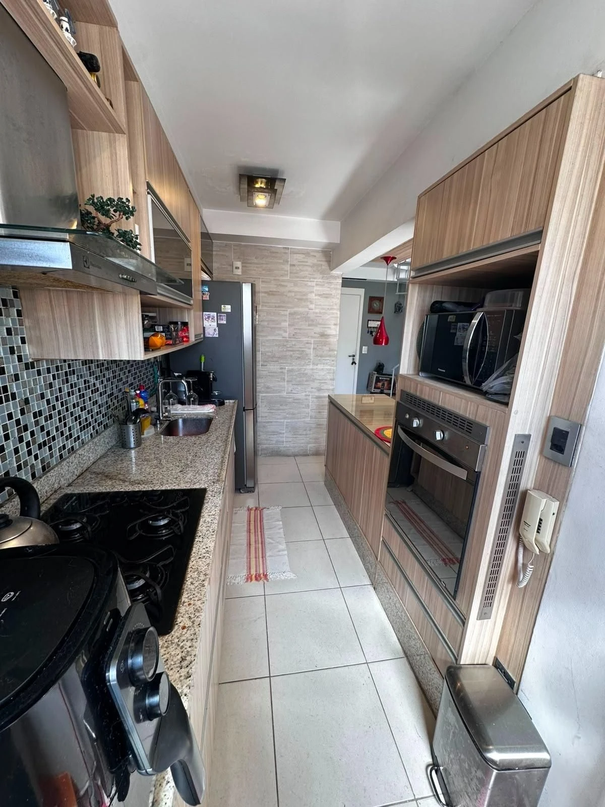 Furnished apartment, 106 m², with a glass-enclosed balcony — photo 9