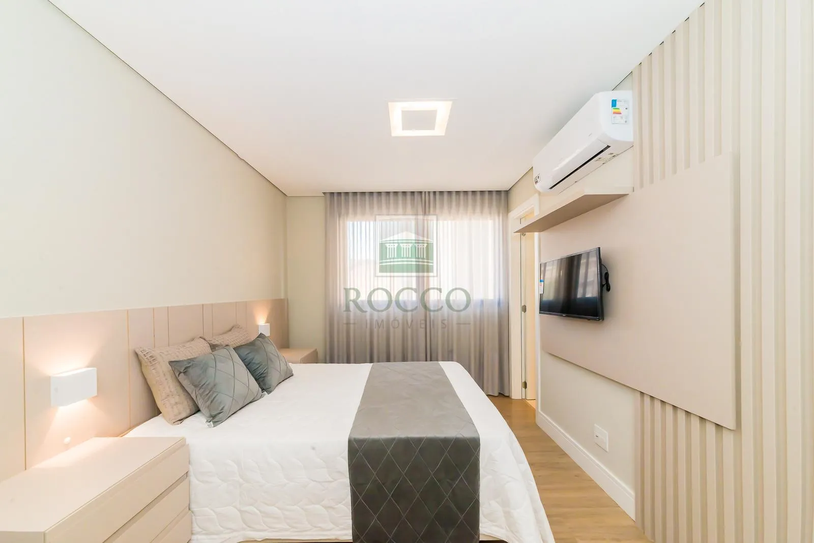Furnished 1-bedroom apartment with 2 bathrooms — photo 15