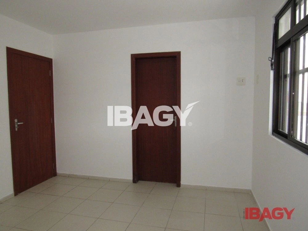 143 m² unfurnished apartment with 3 bedrooms — photo 16