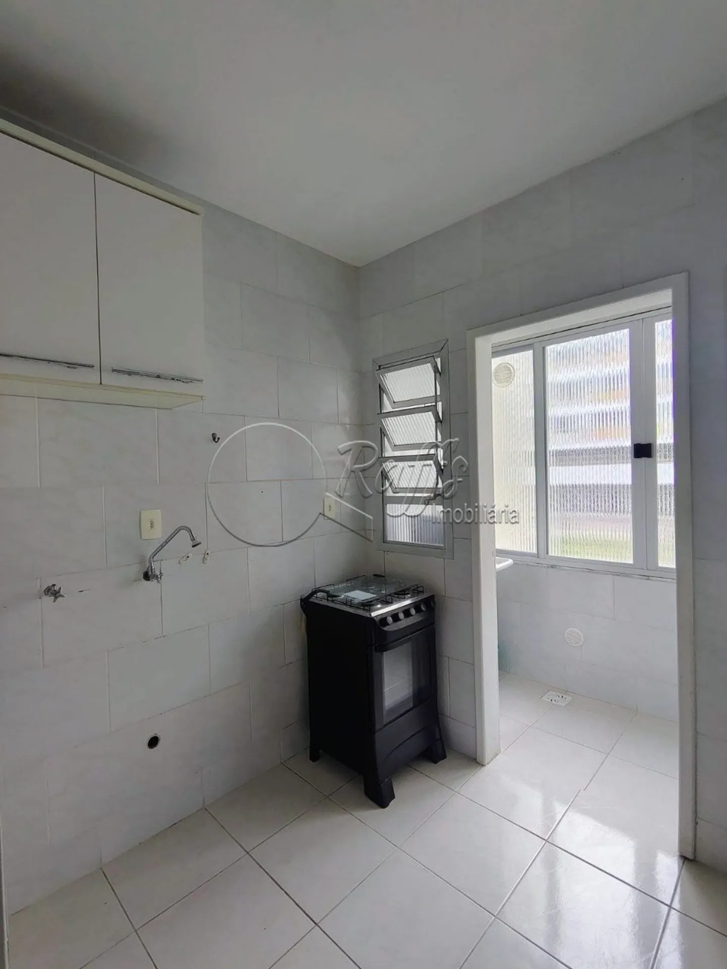 2-bedroom apartment with 64 m² and a glass shower box — photo 11