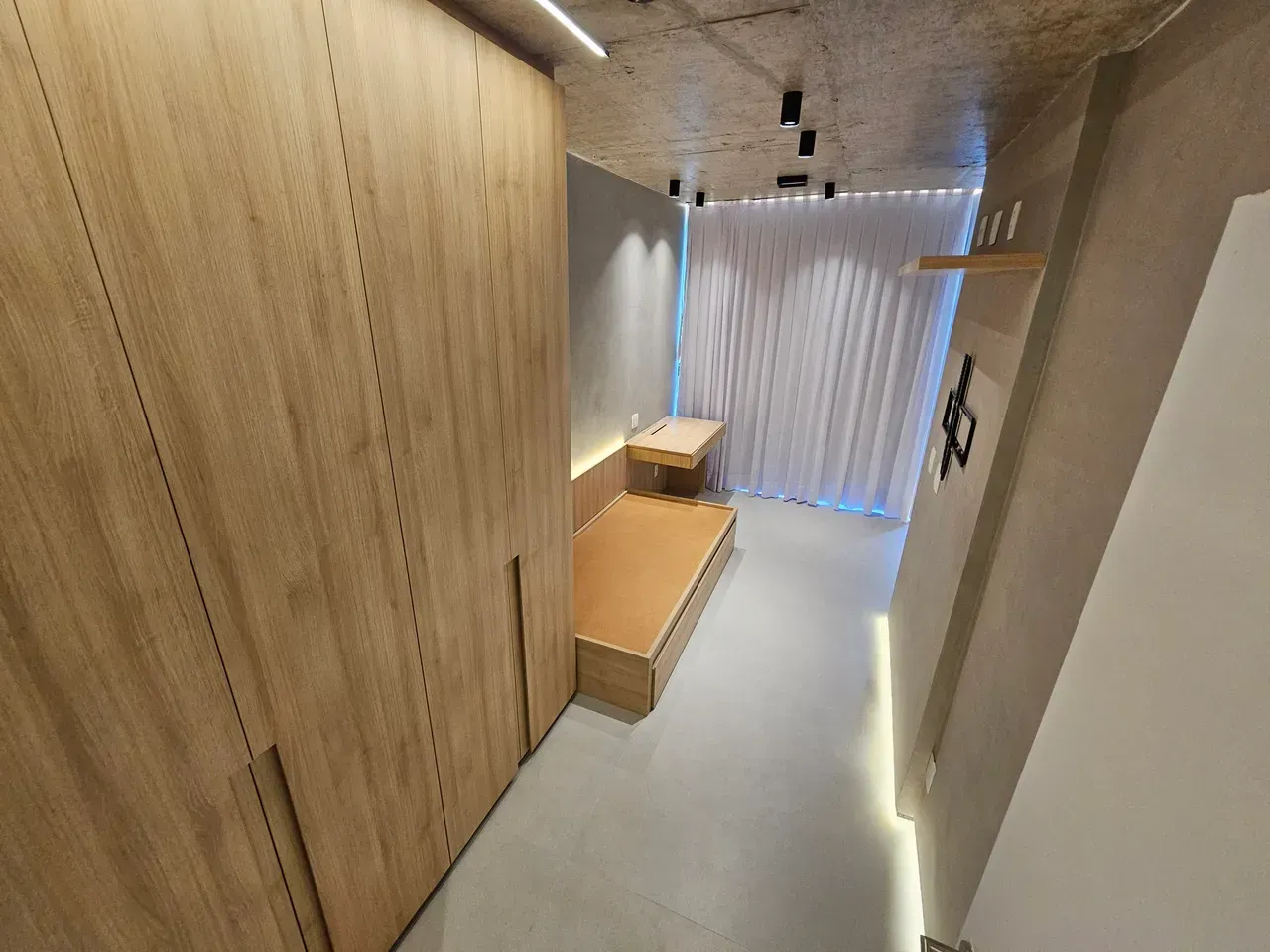 3-bedroom apartment with balcony and open kitchen — photo 18