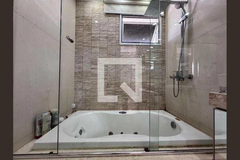 Furnished 3-bedroom apartment with 200 m² — photo 13