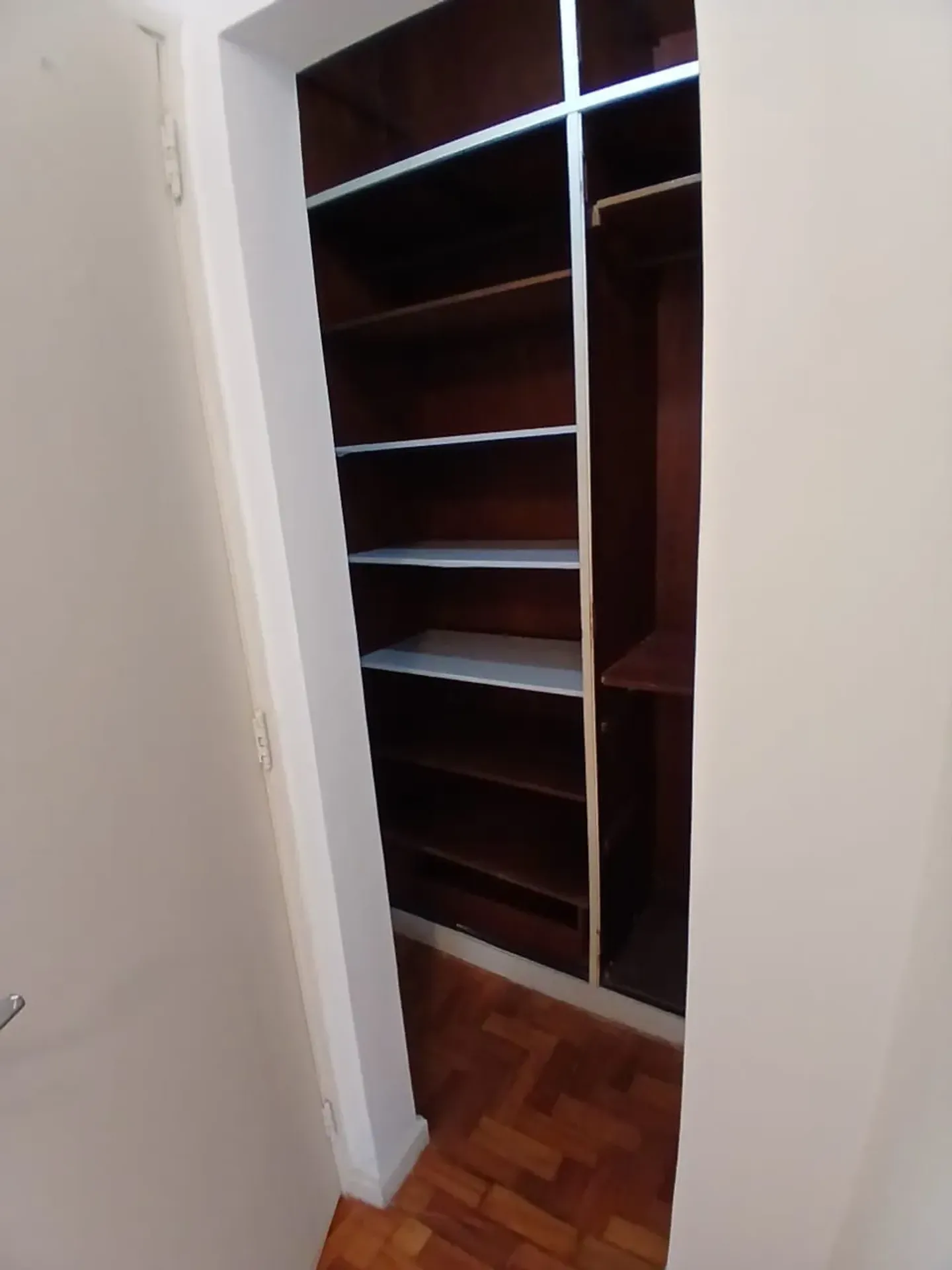 Apartment on the 4th floor with a walk-in closet — photo 13