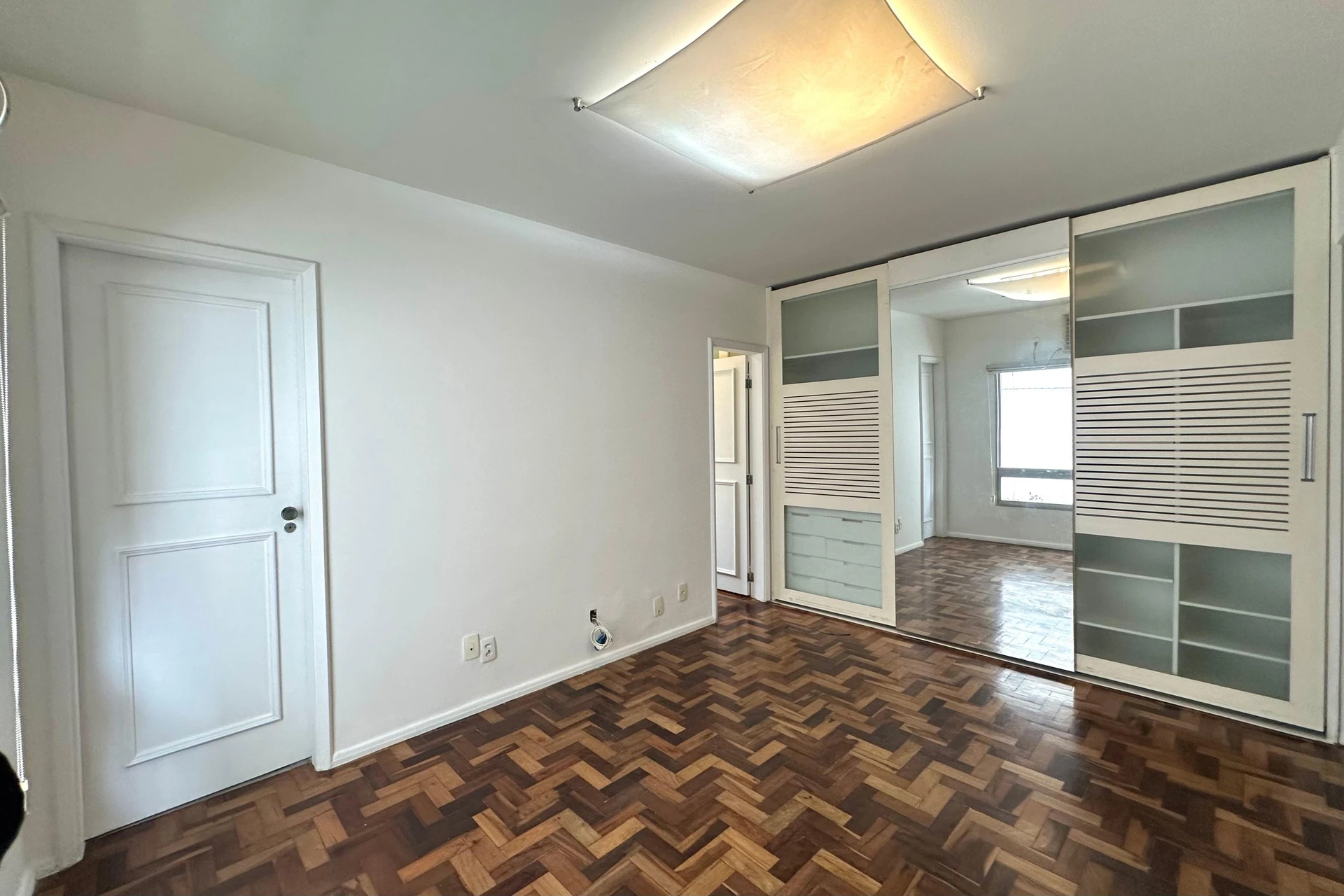 Unfurnished apartment with 2 en-suite bedrooms — photo 17