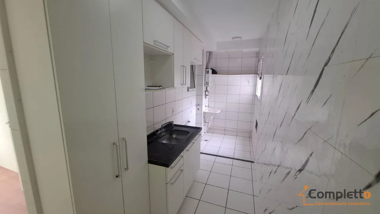 2-bedroom apartment in a building with a gym — photo 5