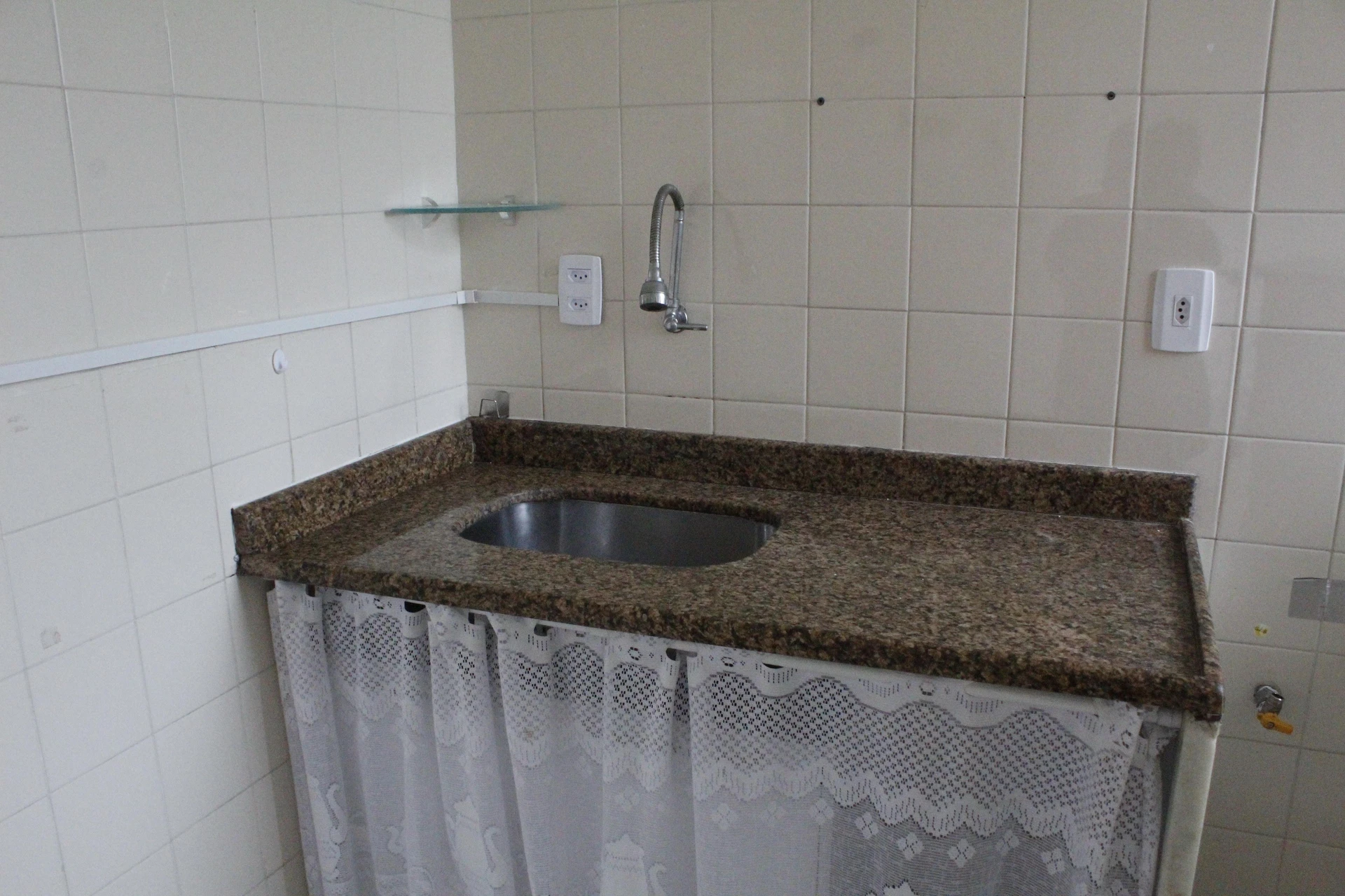 Rental apartment with 3 bedrooms and 1 bathroom — photo 15