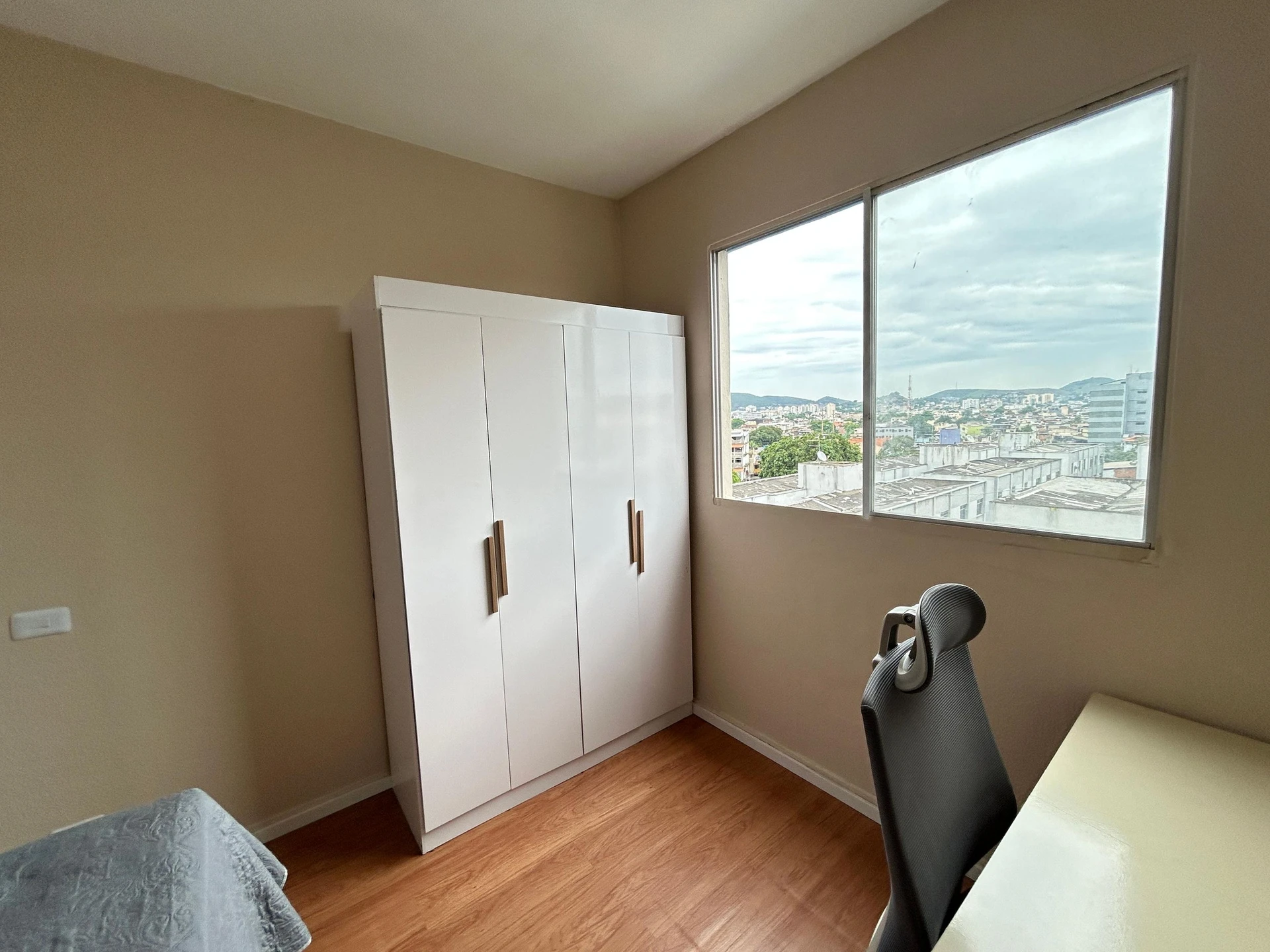 Стиральная машина и 2 спальни: квартира 50 м² — photo 24