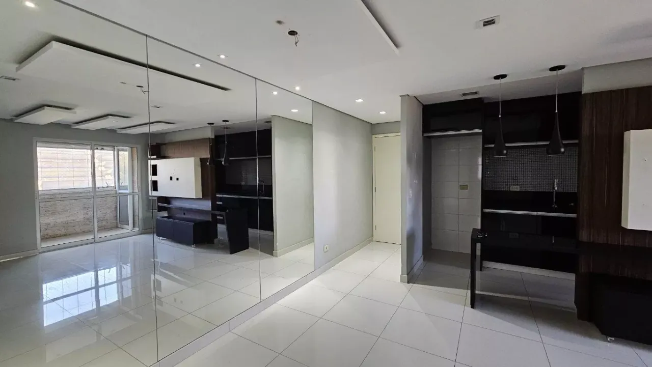 Rental apartment with 3 bedrooms and an enclosed balcony