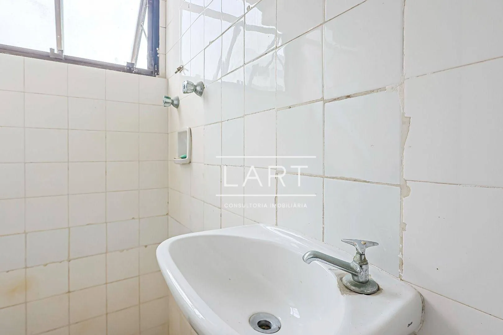 Furnished 4-bedroom apartment with 5 bathrooms — photo 24