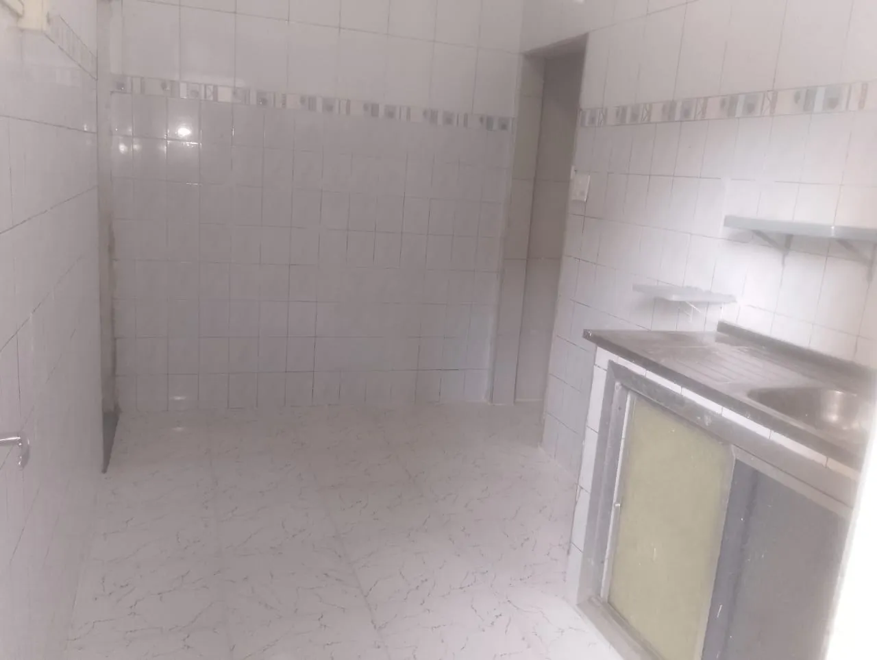 Casa sem mobília com 2 quartos e cozinha separada — photo 3