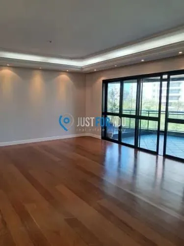 Apartment with 4 bedrooms, 5 bathrooms and a balcony — photo 3