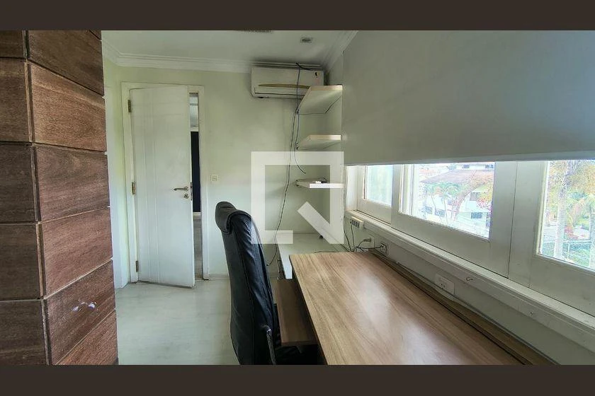 Condominium house with open-plan kitchen and 7 en-suites — photo 31