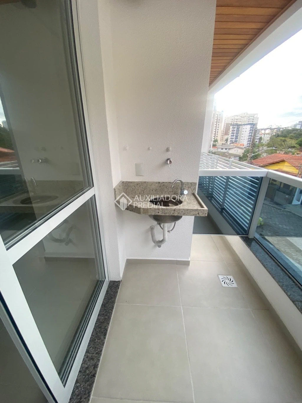 Apartment, 59 m², with a grill on the balcony — photo 10