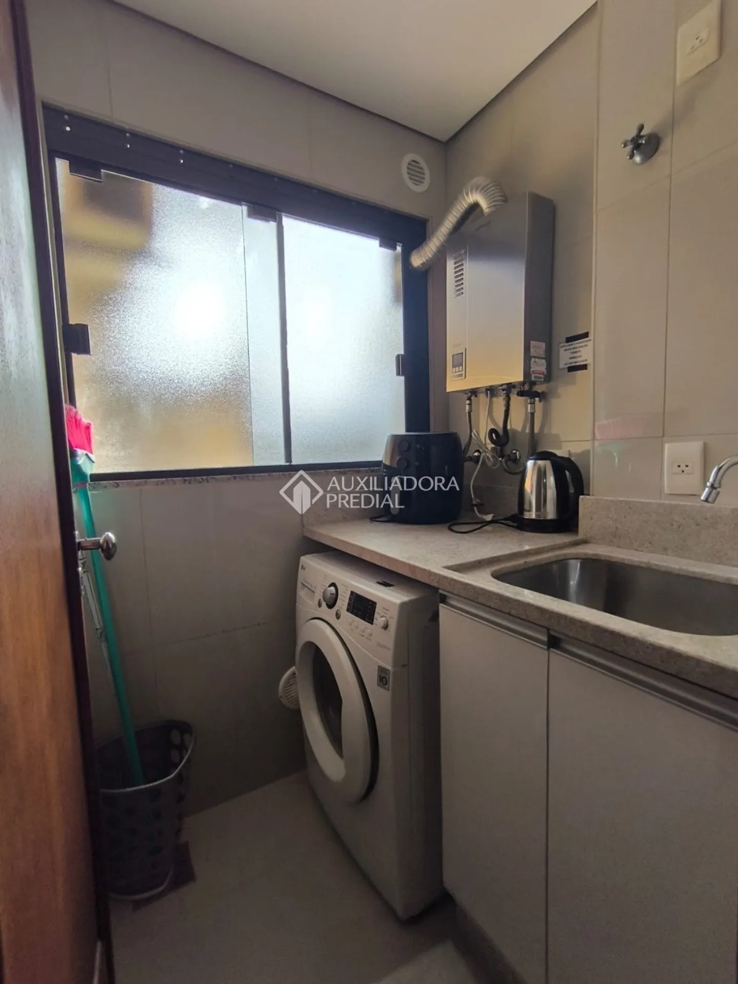 Furnished 70 m² apartment with 2 bedrooms and balcony — photo 15
