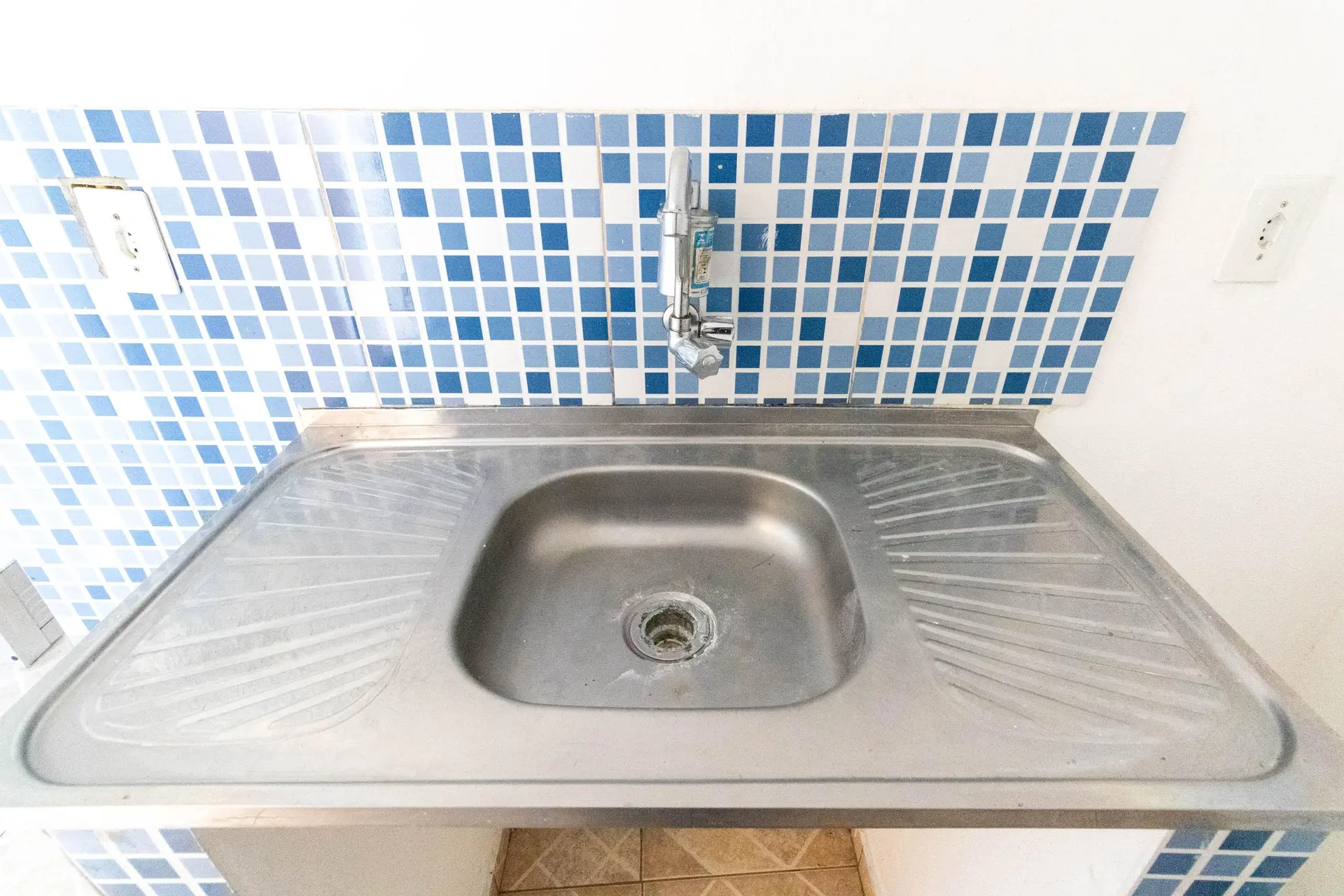 Unfurnished studio kitnet with no parking, 1 bedroom