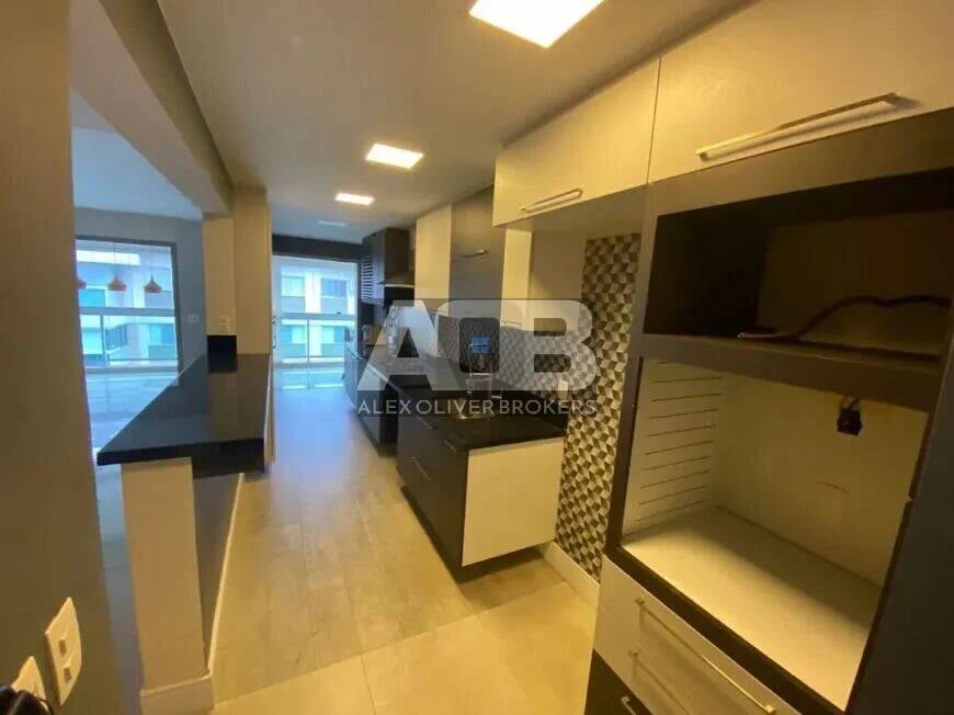 Furnished duplex penthouse with 4 bedrooms and 210 m² — photo 12