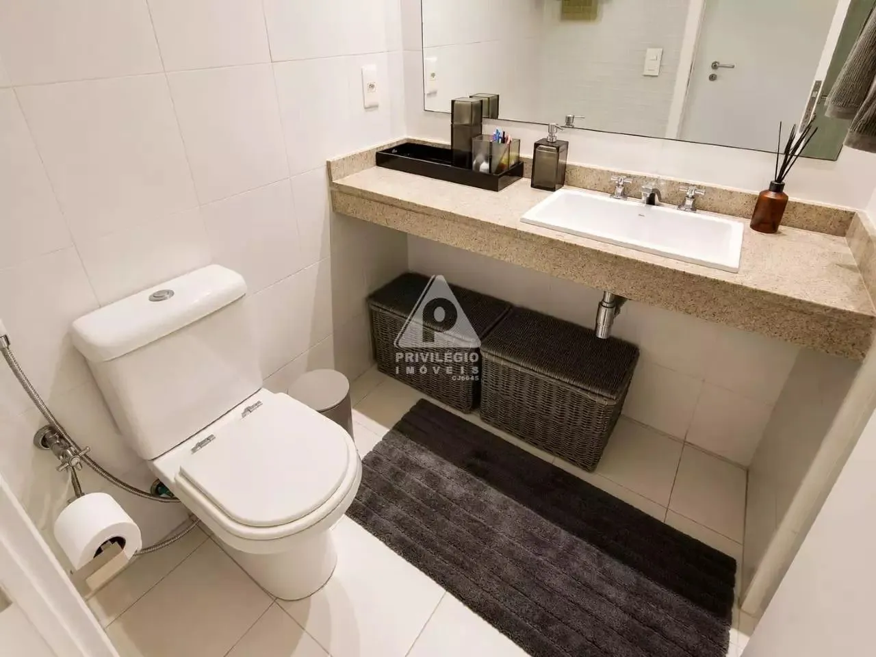 Apartamento mobiliado com 4 quartos e 5 banheiros — photo 23