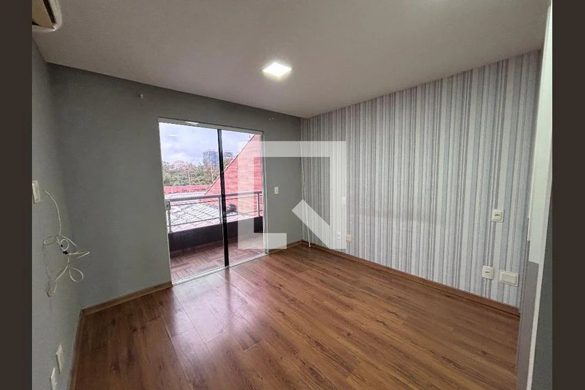 House with 4 en-suite bedrooms, 329 m² and 3 parking — photo 8