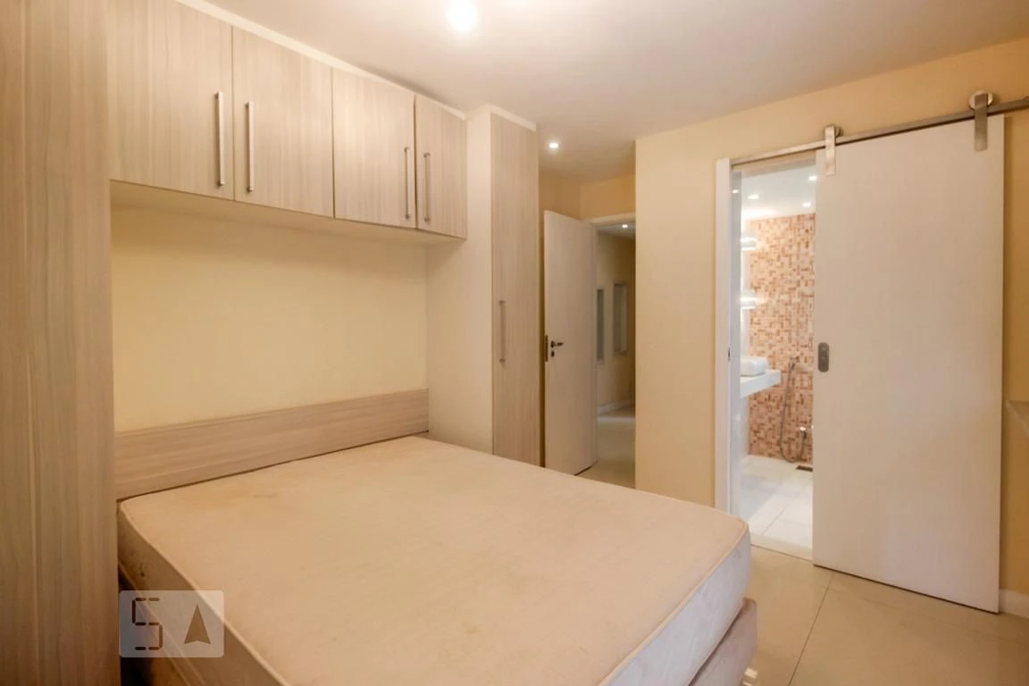 Furnished apartment, 90 m², with a glass-enclosed balcony — photo 20