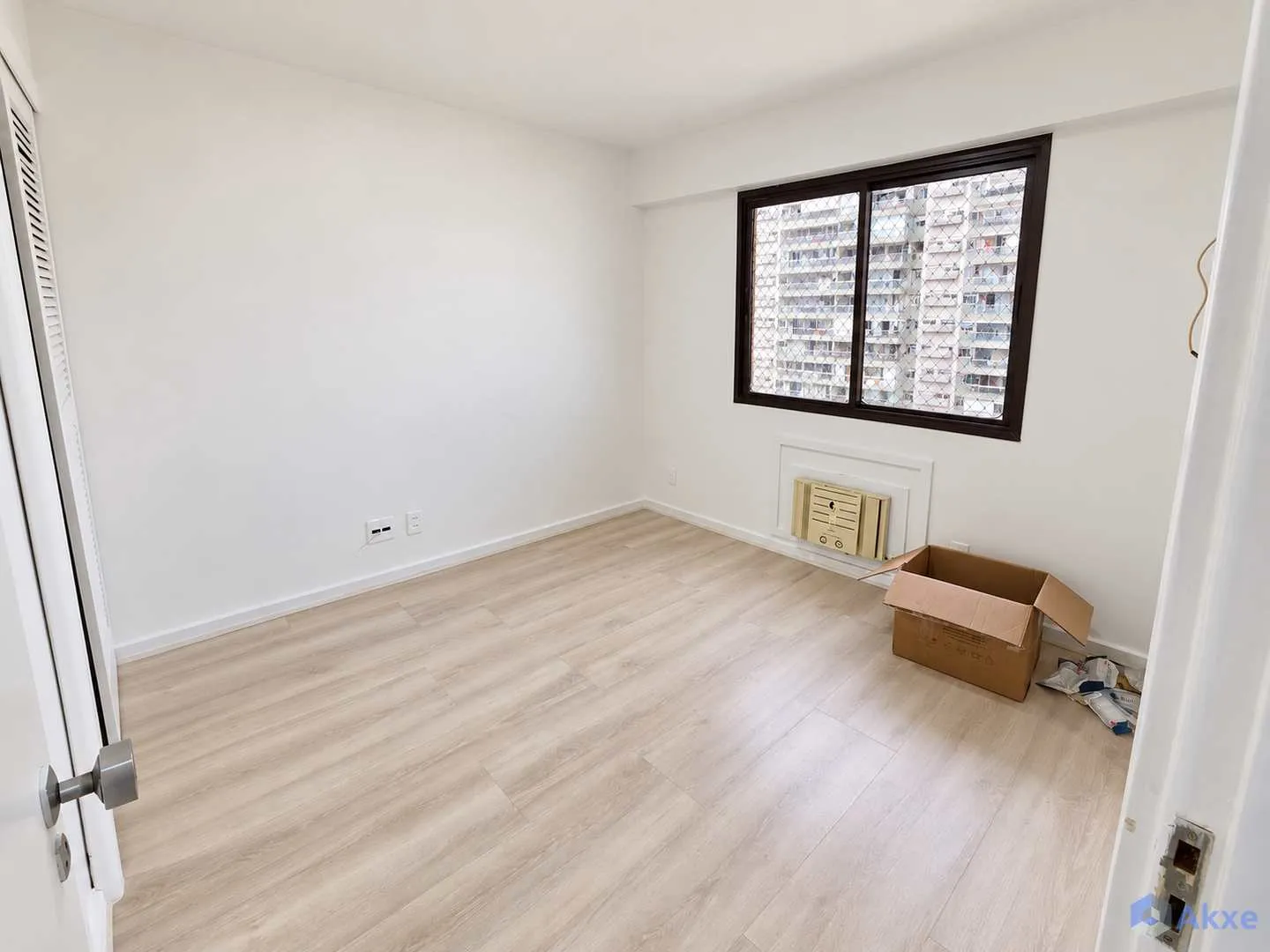 Apartamento de 2 quartos em condomínio com piscina aquecida — photo 17