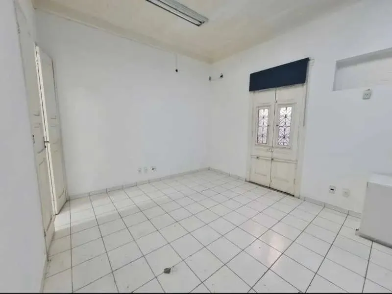 Casa sem mobília com 5 quartos e vaga para 4 carros — photo 14