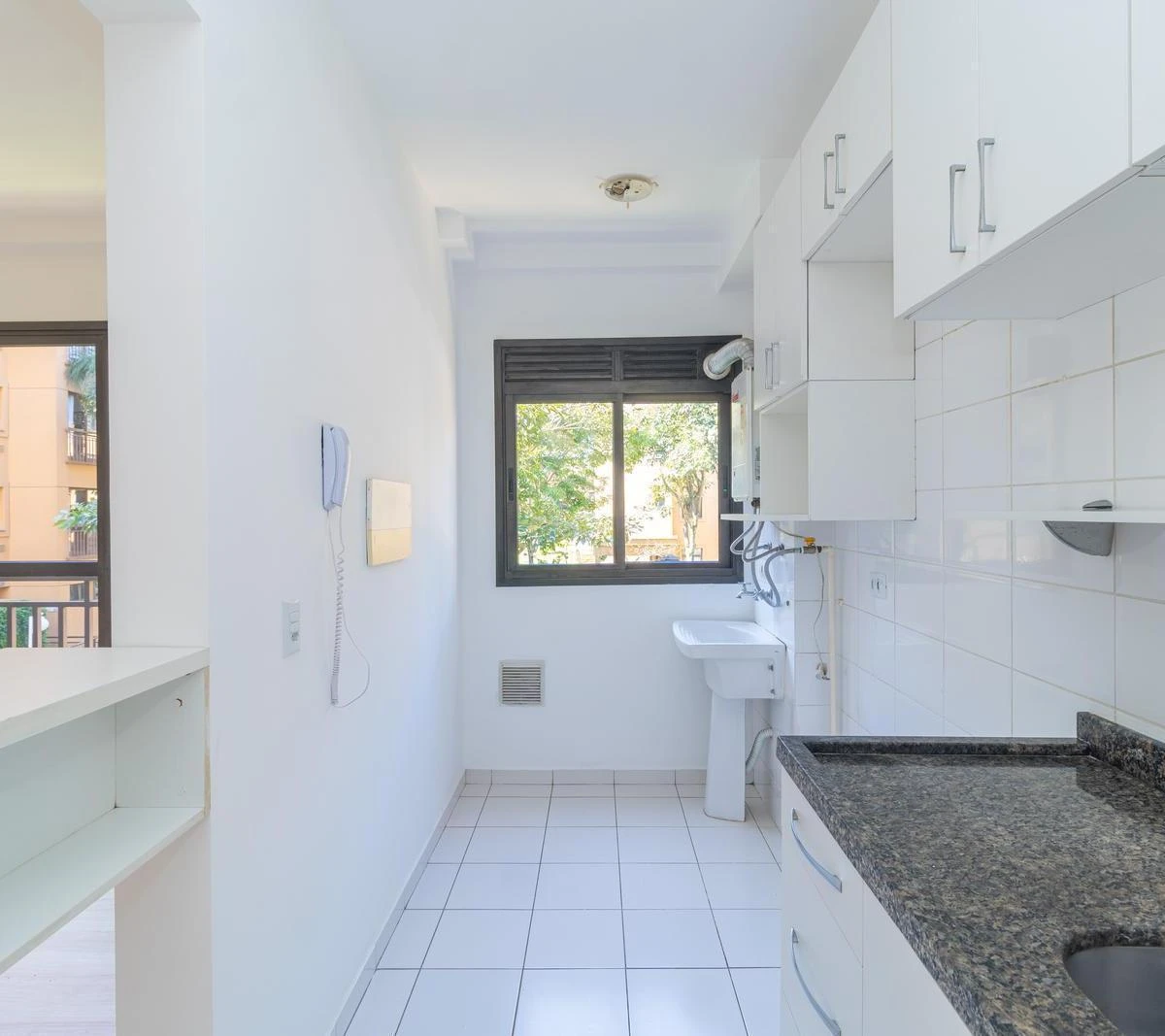 3-bedroom apartment with enclosed glass balcony