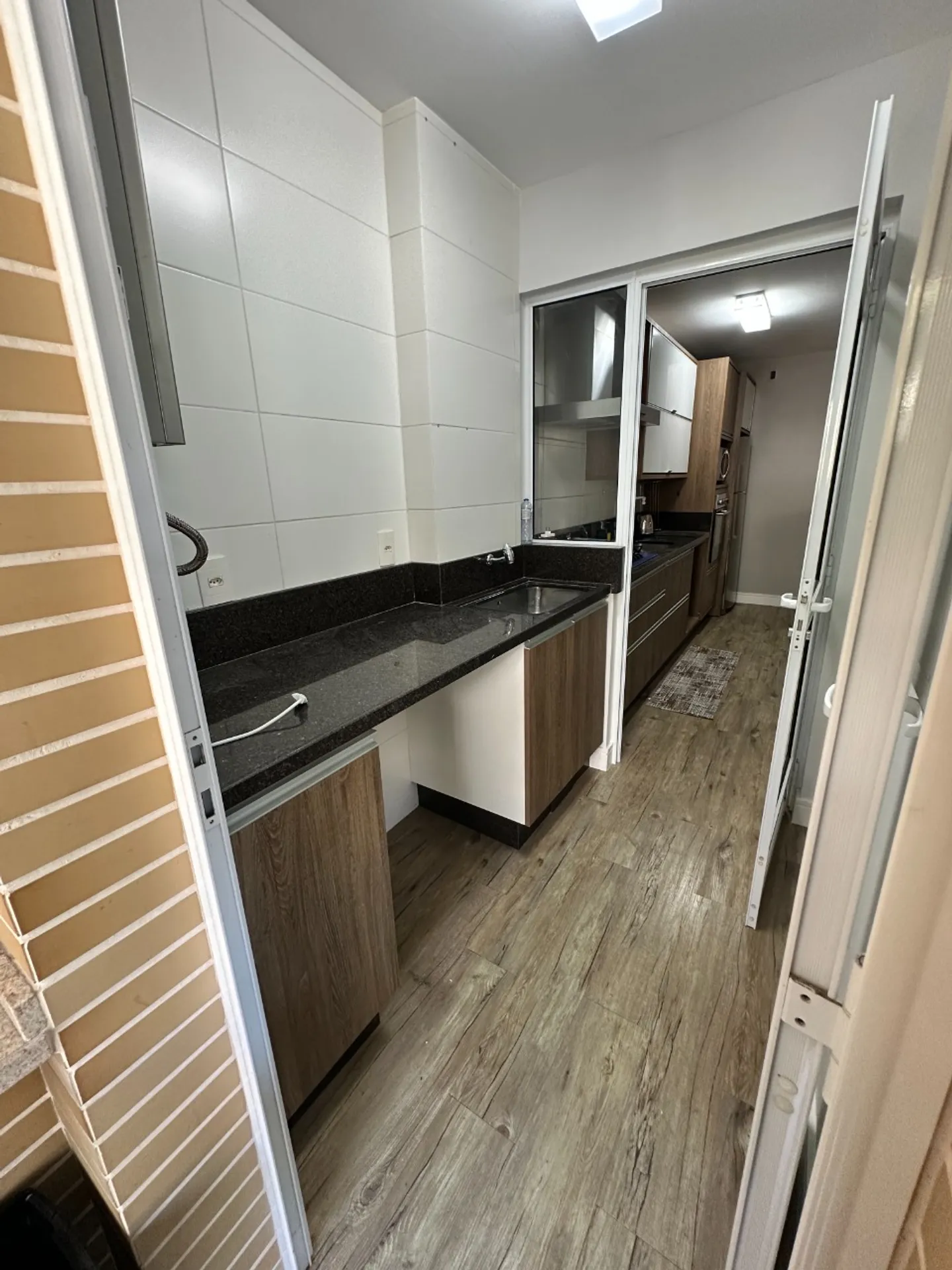 Apartamento amueblado de 2 dormitorios con terraza y parrilla — photo 14