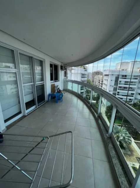 200 m² furnished apartment with two en-suite bedrooms — photo 3