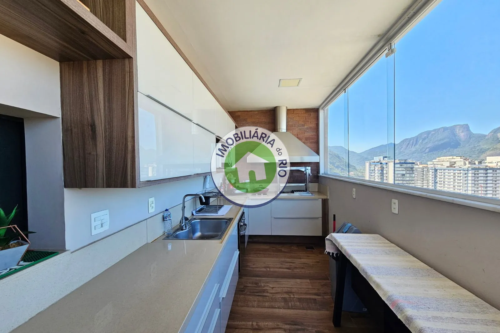 Apartment with 3 bedrooms, 4 bathrooms and a separate kitchen — photo 15