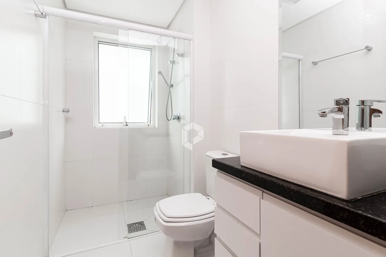 3 en-suite bedroom apartment with 3 parking spots 426 m² — photo 17