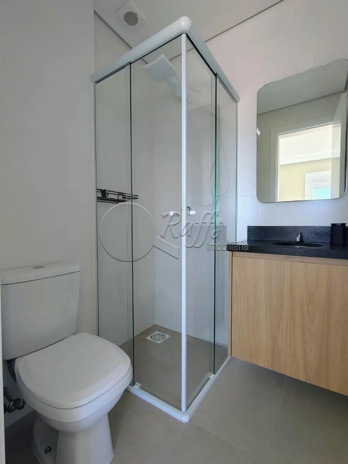 Furnished 20 m² studio with 1 bedroom and glass shower — photo 15