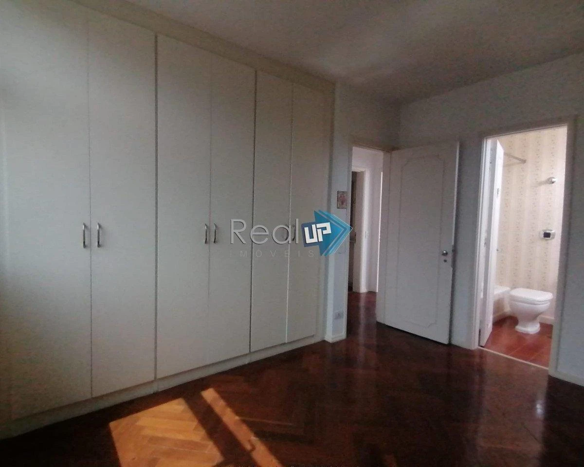 2-bedroom apartment with a mountain view in Rio de Janeiro — photo 14