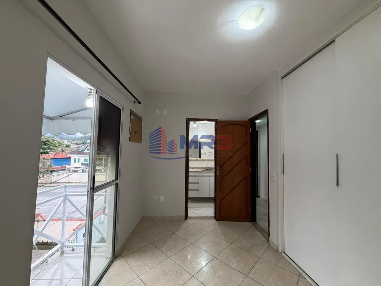 Apartamento de 3 habitaciones con 1 suite, 114 m² y balcón — photo 32