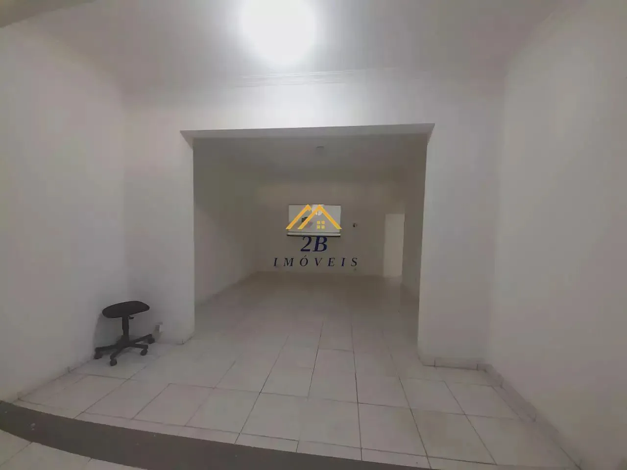 Commercial house with 5 bedrooms and 3 bathrooms — photo 7
