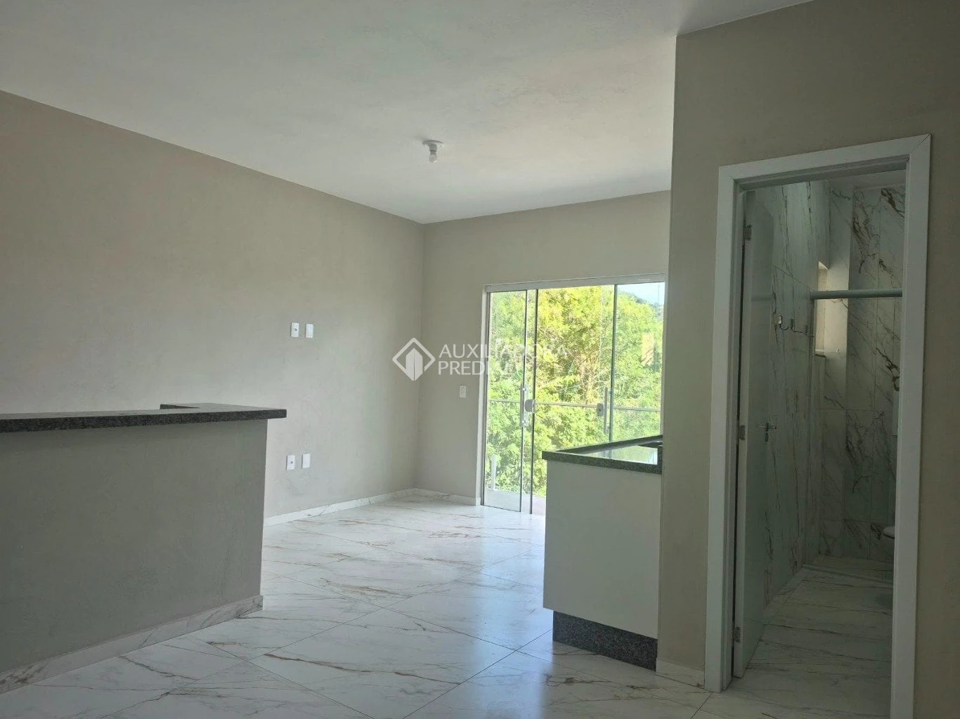 Mountain view in a one-bedroom apartment, 35 m² — photo 9