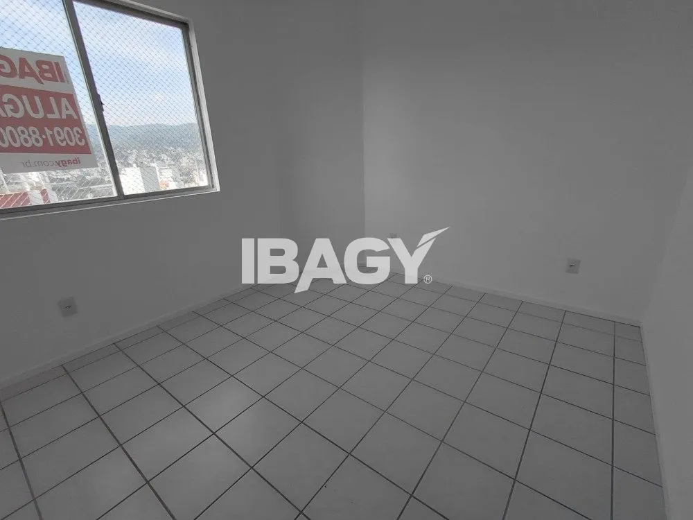 Apartamento de 2 dormitorios con 73 m², 1 plaza y balcón — photo 9