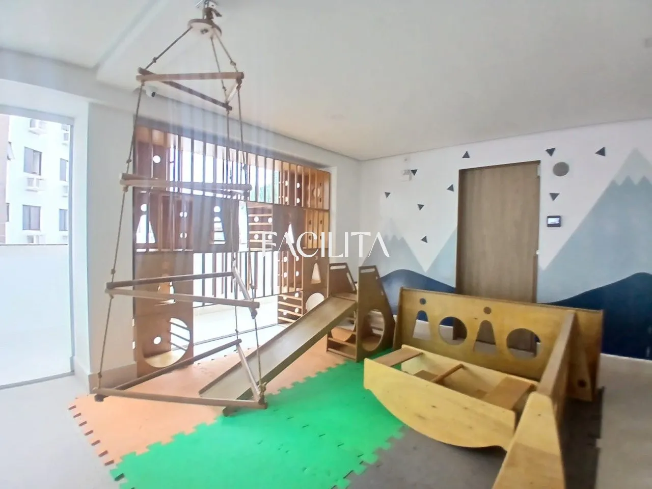 Apartamento de 3 dormitorios con baño en suite y balcón — photo 16