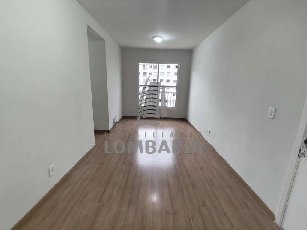 2-bedroom apartment with an en-suite and separate kitchen