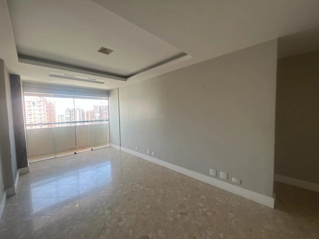 200 m² duplex apartment with 3 bedrooms and 6 bathrooms — photo 16