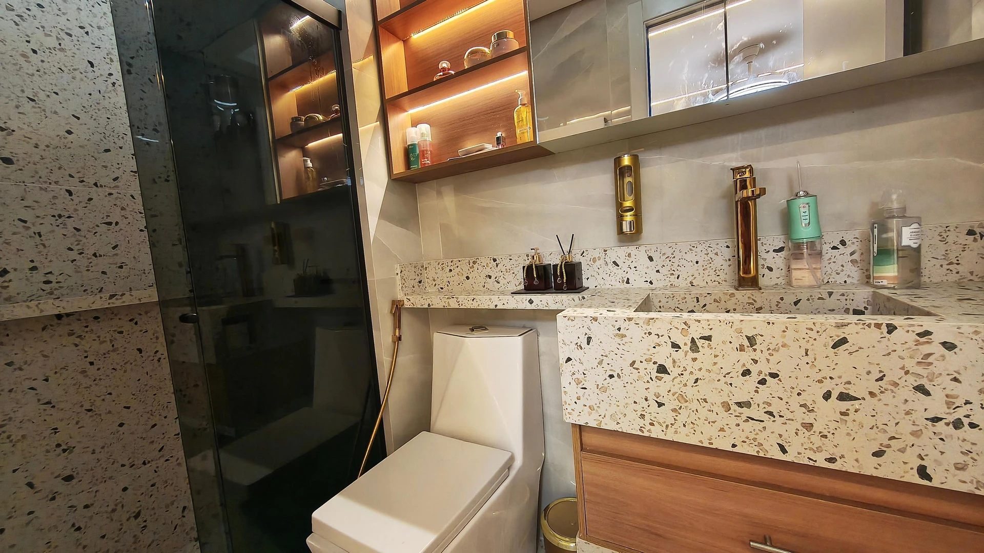 Home office in a 2-bedroom apartment, 68 m² — photo 20