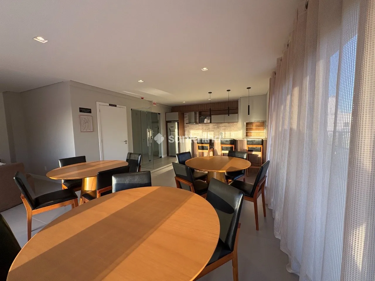 Furnished 1-bedroom apartment with 57 m² and parking — photo 23