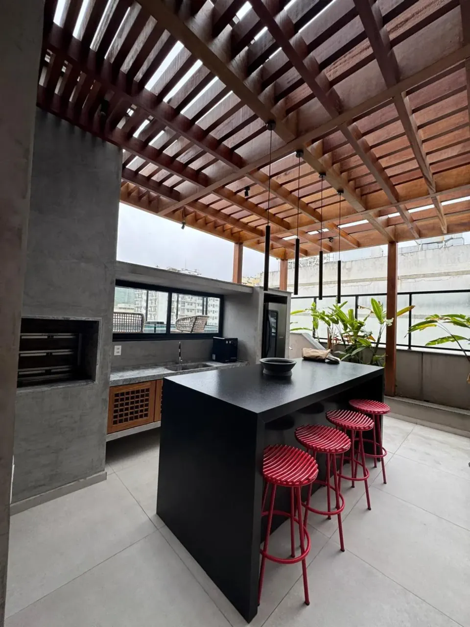 Unfurnished apartment with 3 bedrooms and 4 bathrooms — photo 11