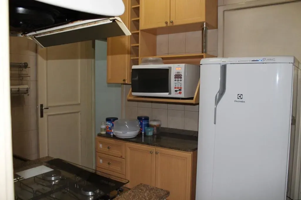 Apartamento mobiliado de 55 m² com 3 quartos e mesa — photo 3