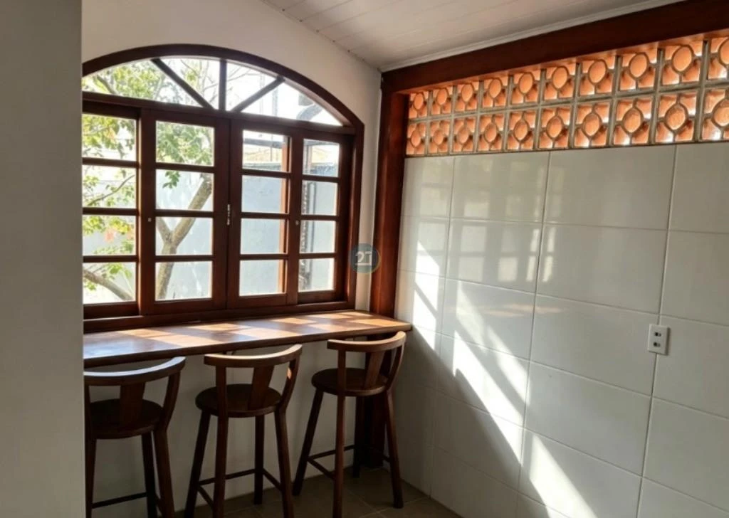 Unfurnished 1-bedroom house, 50 m², no parking