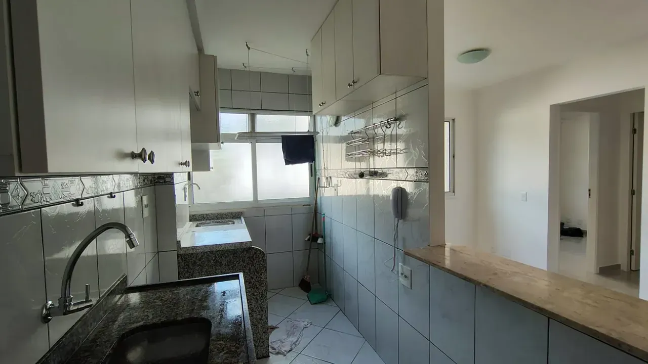 Apartment with 2 bedrooms and an open-plan kitchen — photo 2