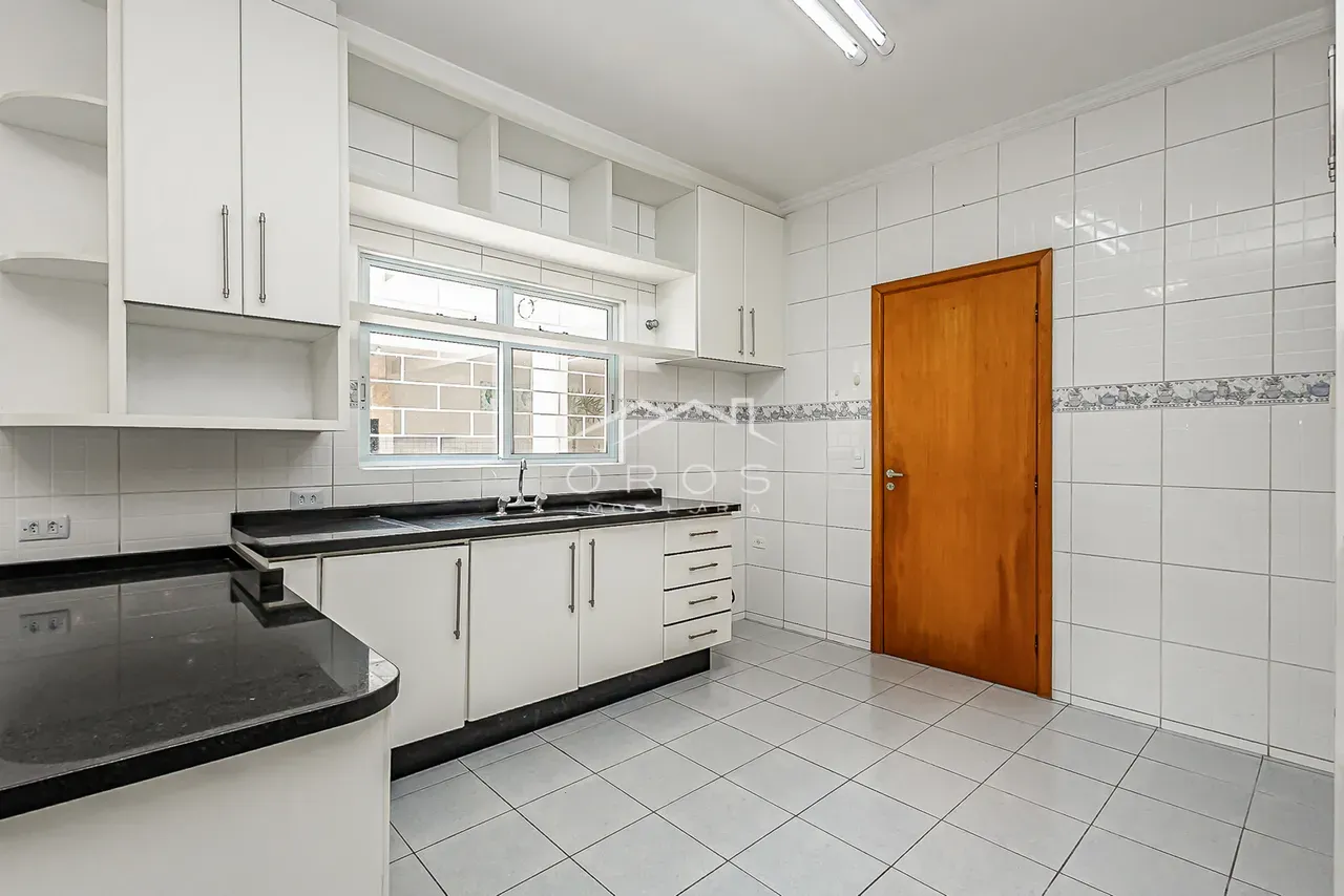 House, 200 m², with a washing machine — photo 17