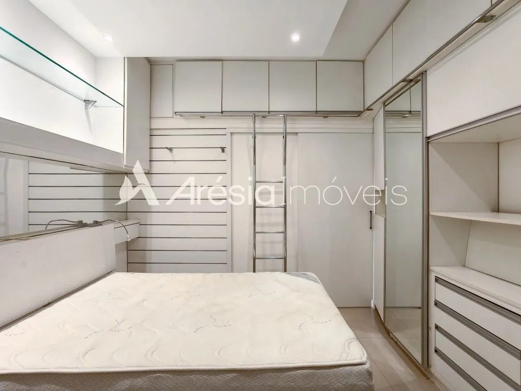 Washing machine in a one-bedroom apartment, 35 m² — photo 12
