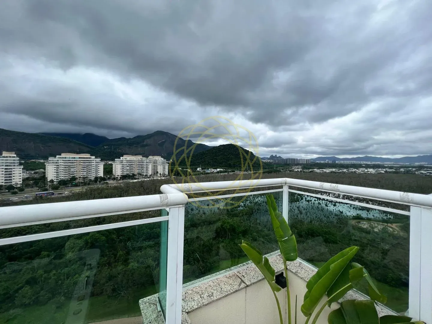 Duplex penthouse with 3 bedrooms and open-plan kitchen, 187 m² — photo 6