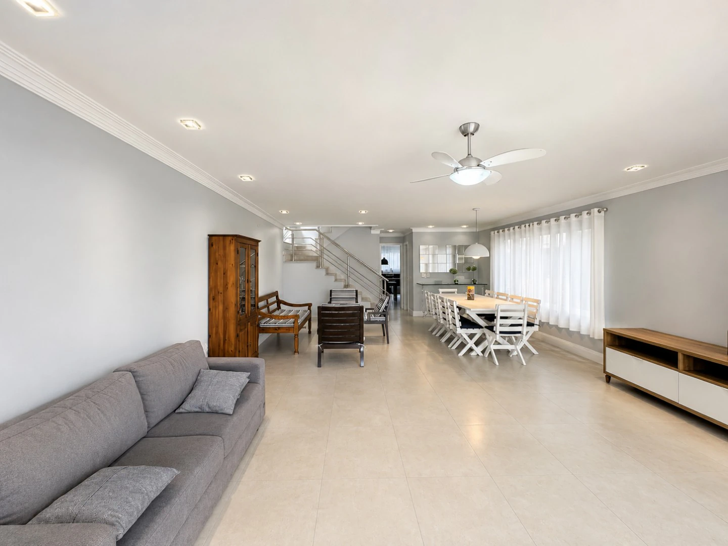 Condominium house with 5 en-suite bedrooms and 480 m² — photo 25